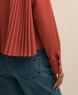The Cropped Back-Pleat Shirt