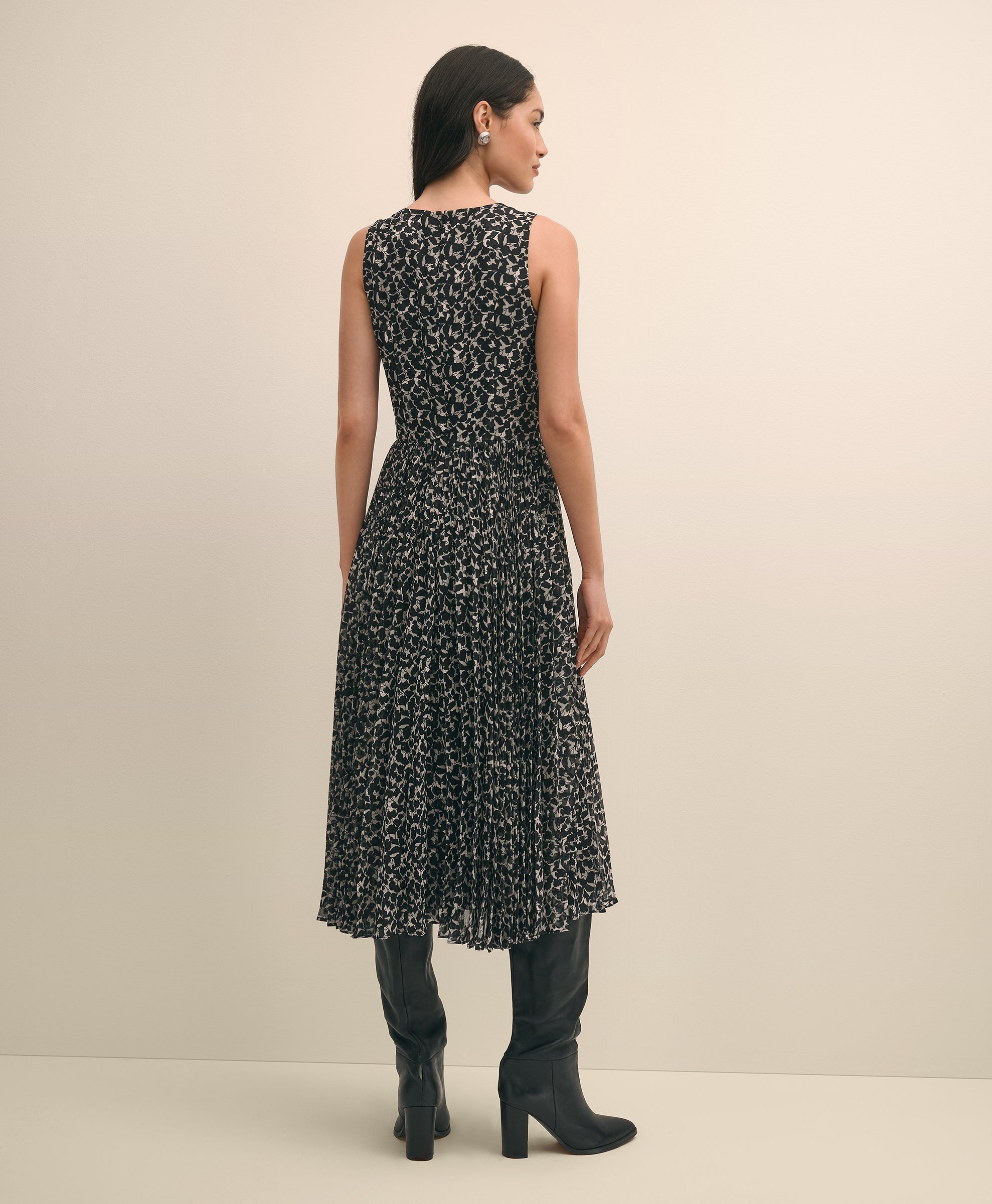 DRS PLY LRX CLP JCQRD BLACKWHITE