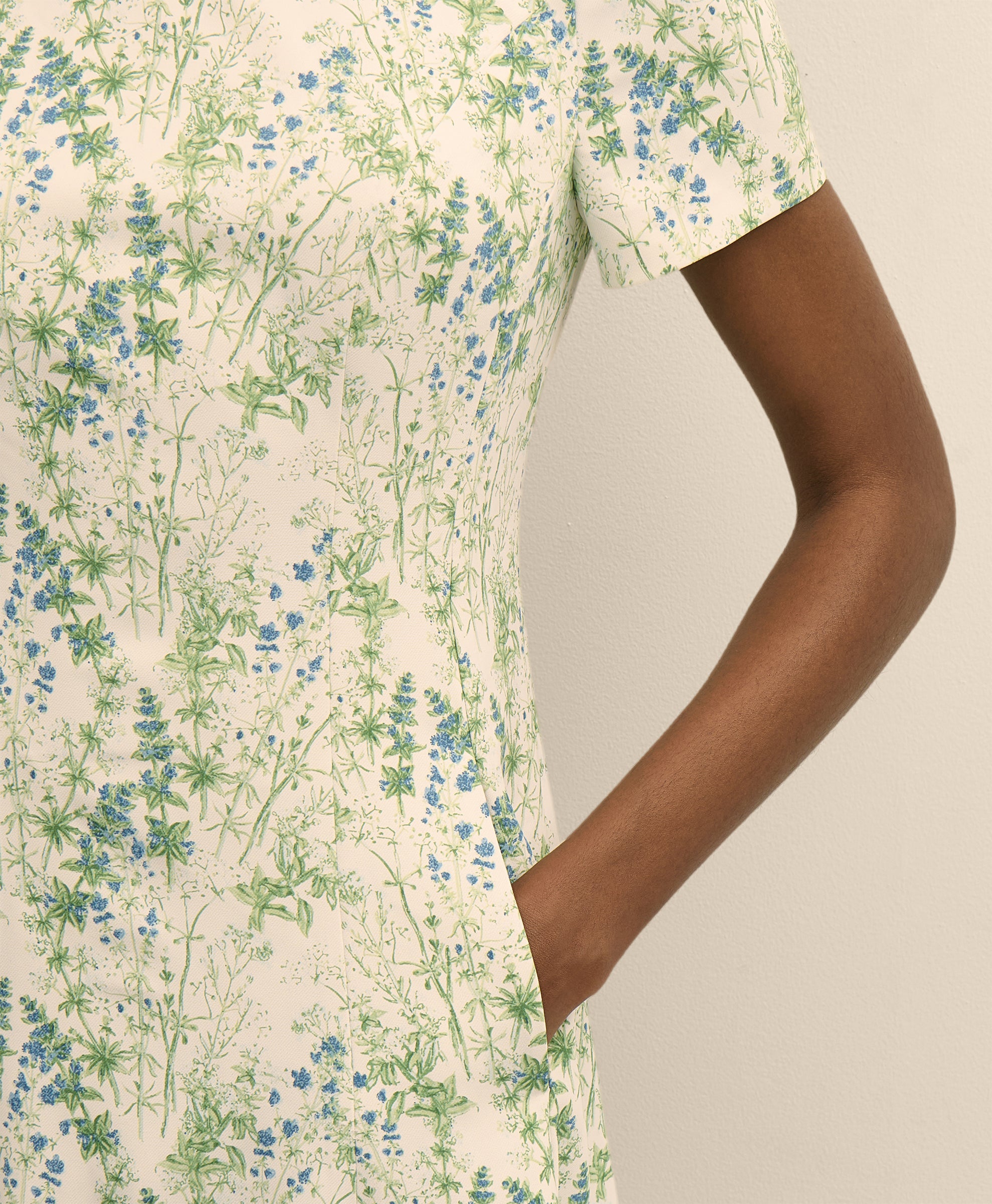 DRS CREPE PRINTED SS PALE FLORAL WHITE G