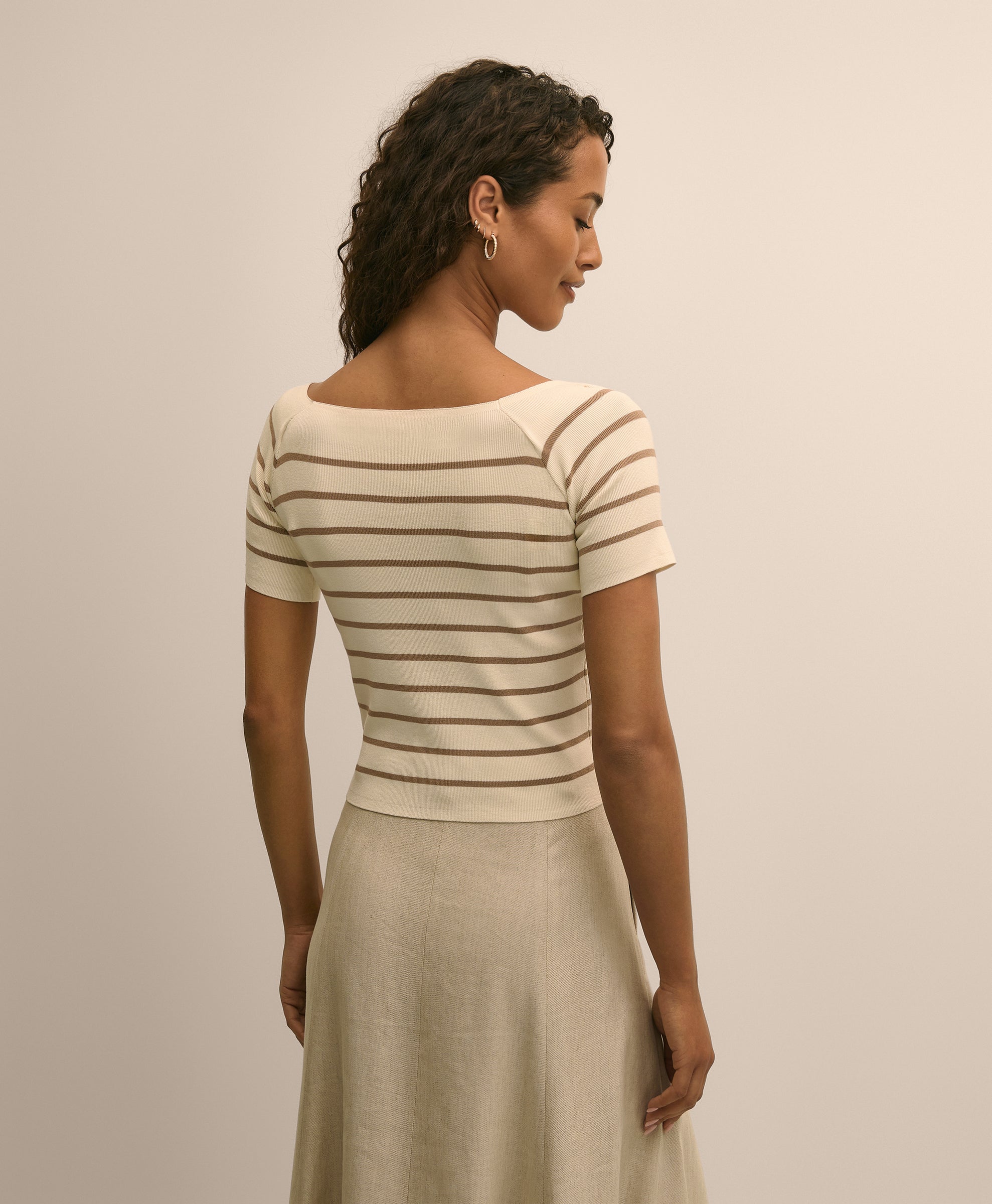 SWT SS OFF SHOULDER STRIP OFF WHITE AND